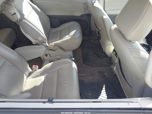 Toyota Sienna Xle 8 Passenger