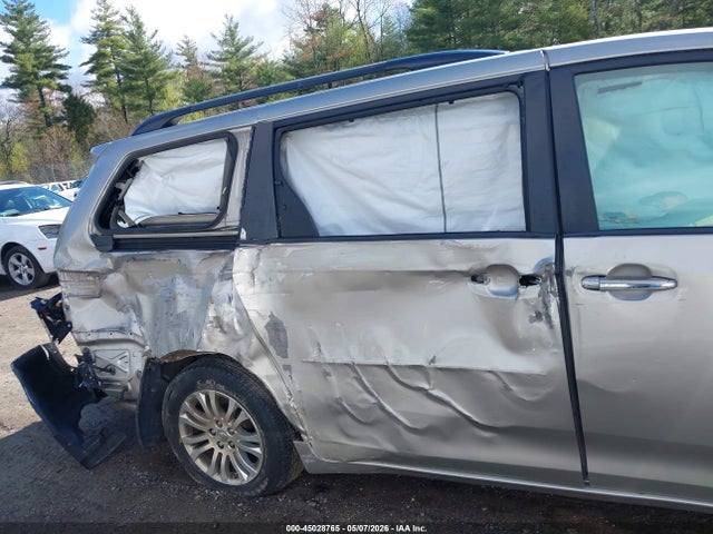 Toyota Sienna Xle 8 Passenger