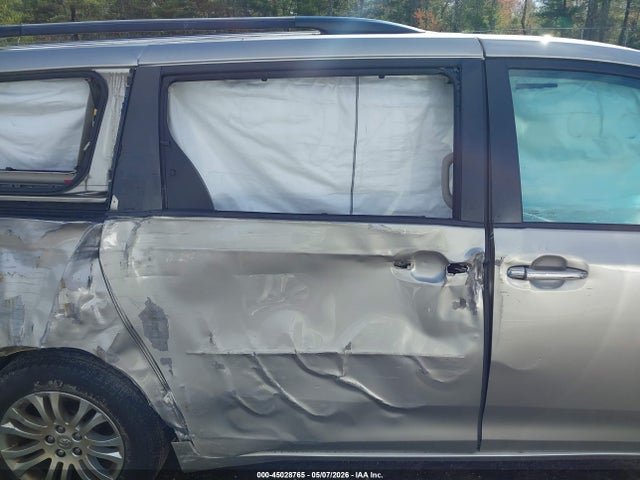 Toyota Sienna Xle 8 Passenger