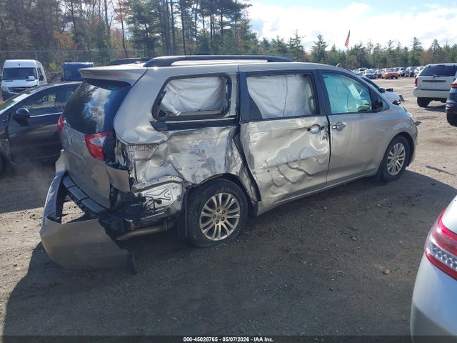 Toyota Sienna Xle 8 Passenger