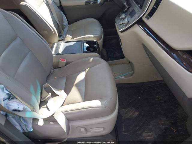 Toyota Sienna Xle 8 Passenger