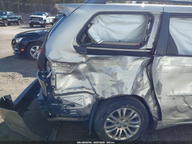 Toyota Sienna Xle 8 Passenger