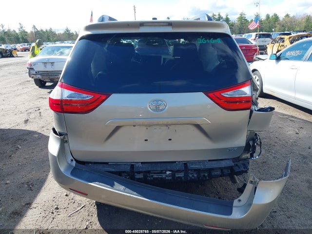 Toyota Sienna Xle 8 Passenger