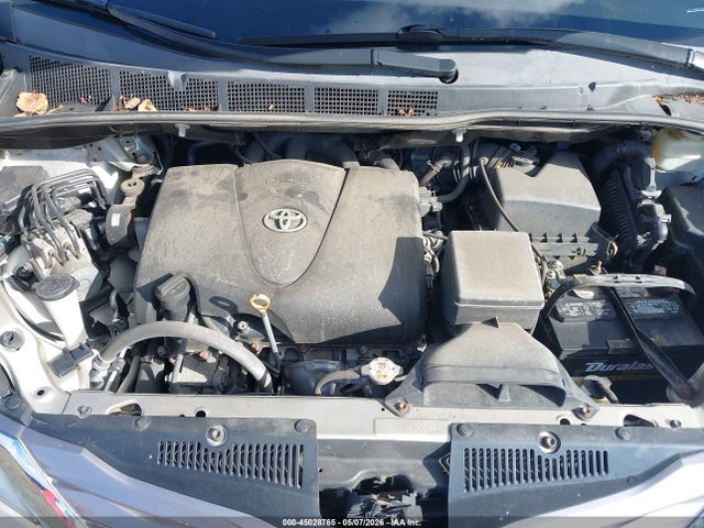 Toyota Sienna Xle 8 Passenger