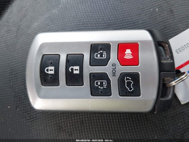 Toyota Sienna Xle 8 Passenger