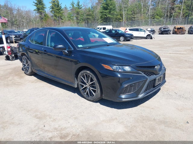 Salvage Toyota Camry Image