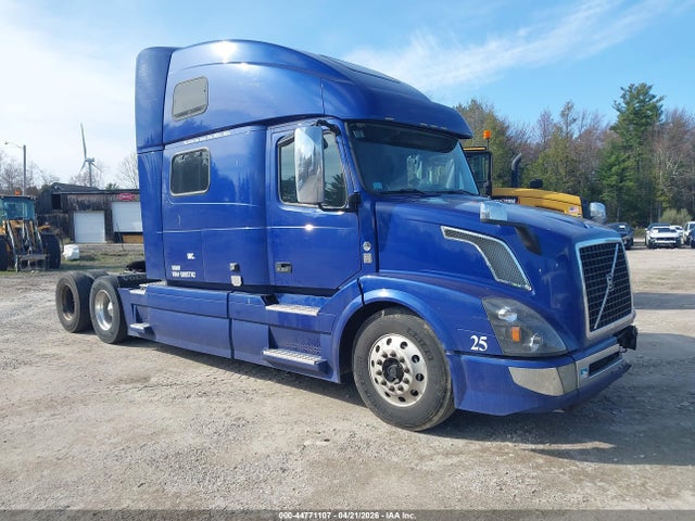 Salvage Volvo Vn Image