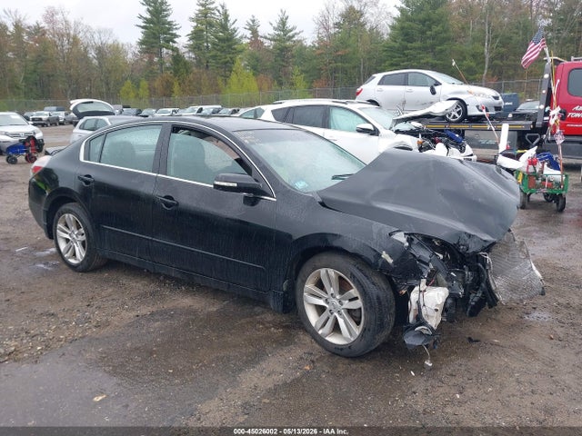 Salvage Nissan Altima Image