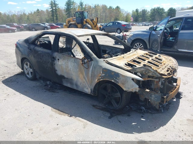 Salvage Toyota Camry Image
