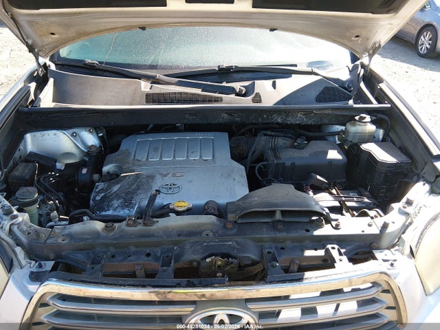 Toyota Highlander Sport