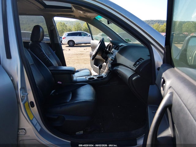 Toyota Highlander Sport