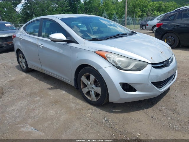 Salvage Hyundai ELANTRA Image