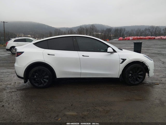 Tesla Model Y Long Range Dual Motor All-wheel Drive