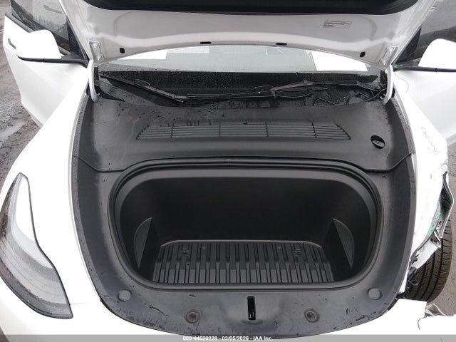 Tesla Model Y Long Range Dual Motor All-wheel Drive