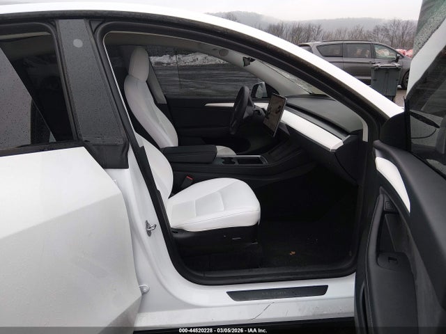 Tesla Model Y Long Range Dual Motor All-wheel Drive