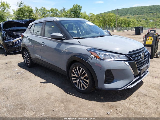 Salvage Nissan Kicks Image