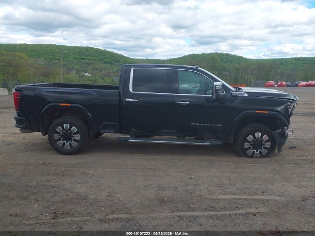 General Motors Sierra 2500HD 4wd  Standard Bed Denali