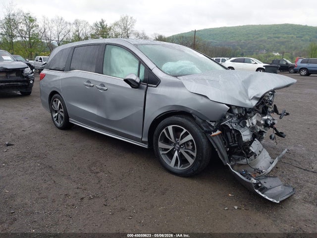 Salvage Honda Odyssey Image