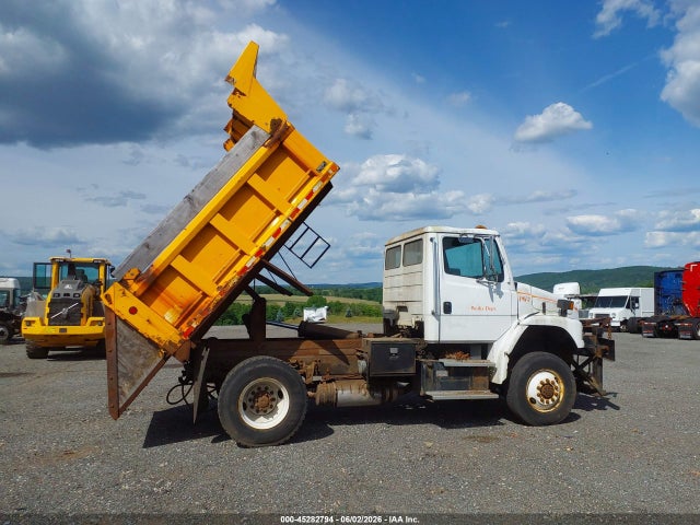 Freightliner Medium Conventional Fl70