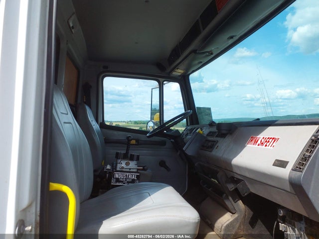 Freightliner Medium Conventional Fl70