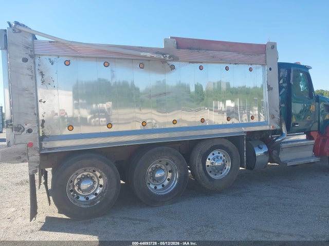 Peterbilt 567
