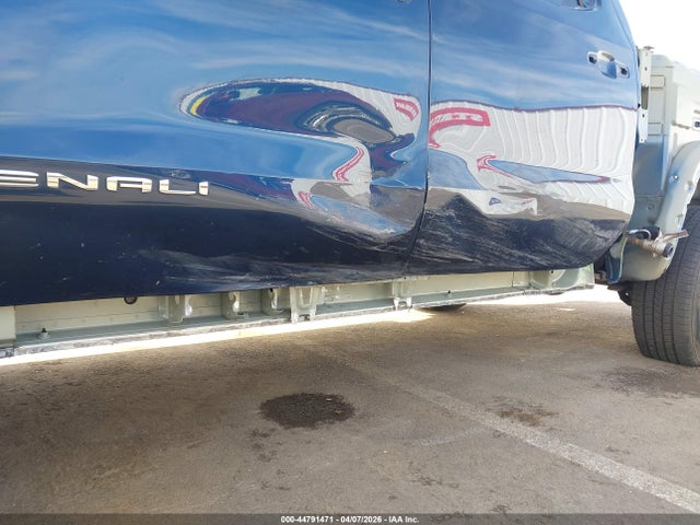 GMC Sierra 1500 4wd  Short Box Denali