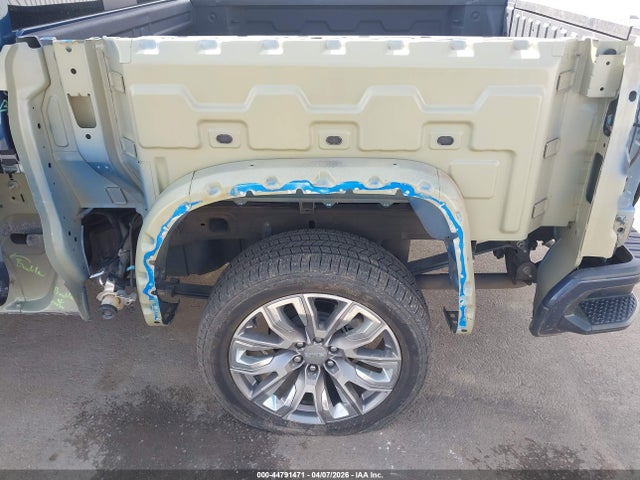 GMC Sierra 1500 4wd  Short Box Denali