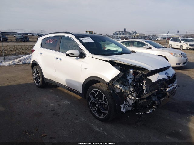 Salvage Kia Sportage Image