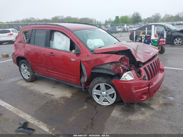 Salvage Jeep Compass Image