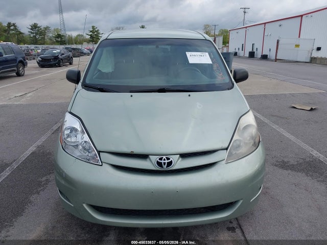 Toyota Sienna Ce