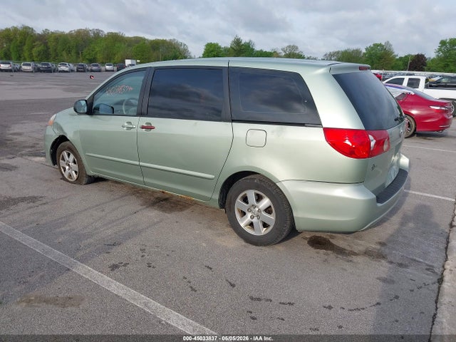 Toyota Sienna Ce
