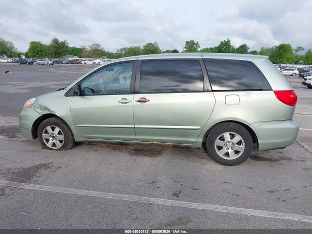 Toyota Sienna Ce