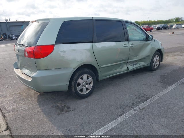 Toyota Sienna Ce