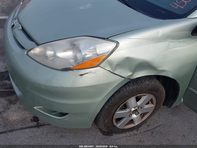 Toyota Sienna Ce