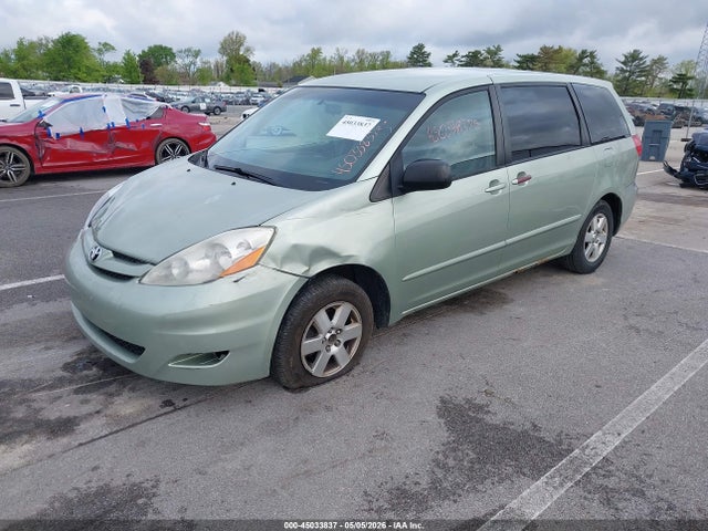 Toyota Sienna Ce