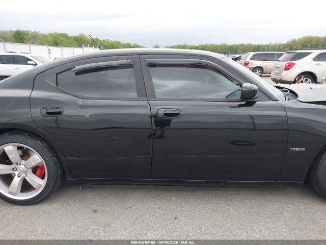 Dodge Charger Srt8