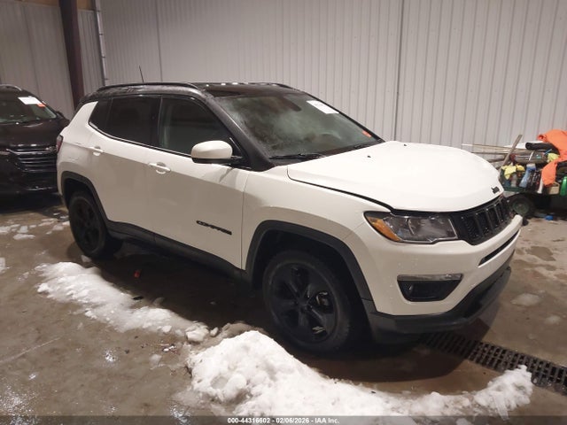 Salvage Jeep Compass Image