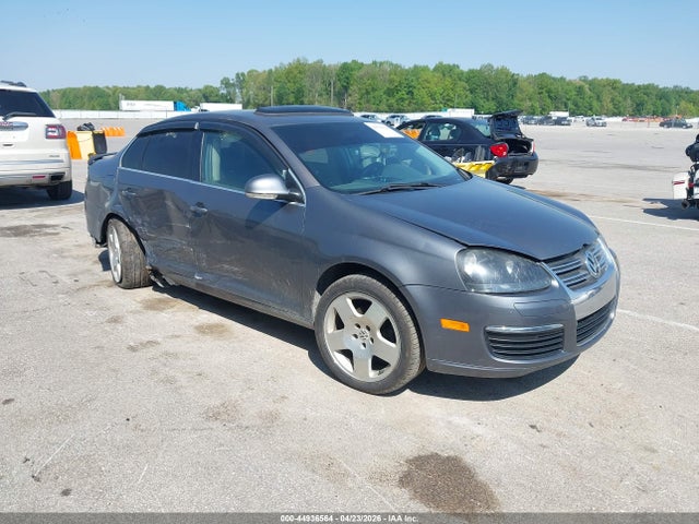 Salvage Volkswagen Jetta Image