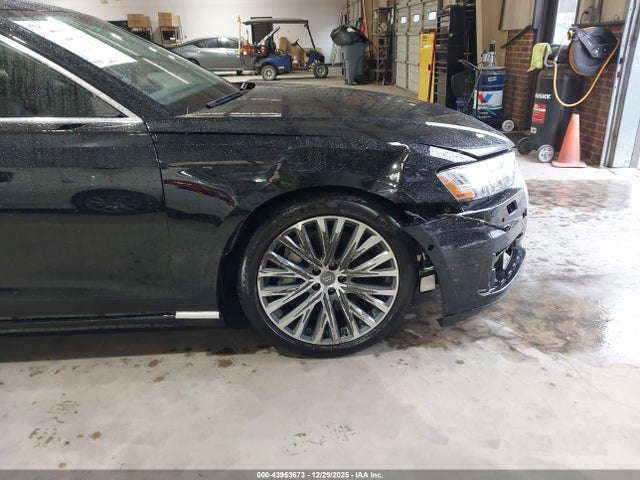 Audi A8 55
