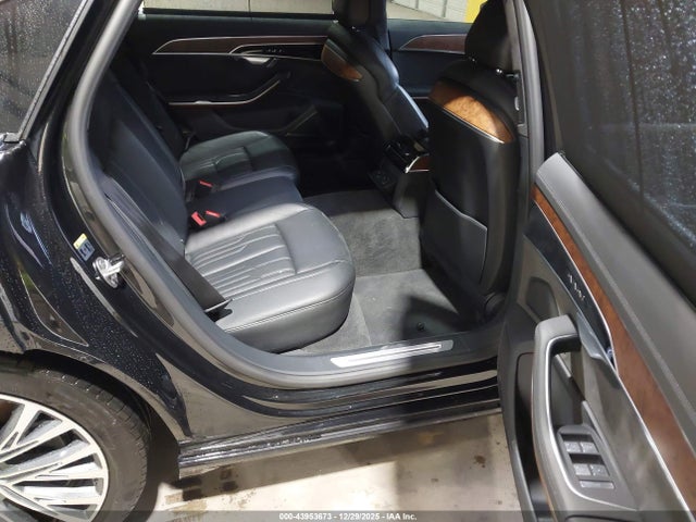 Audi A8 55