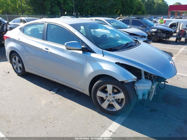 Salvage Hyundai ELANTRA Image
