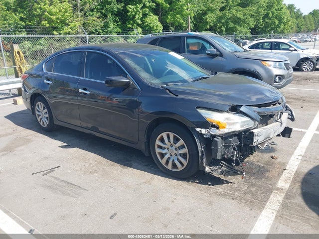 Salvage Nissan Altima Image