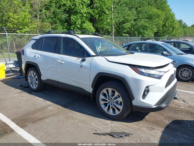 Salvage Toyota RAV4 Image