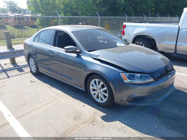 Salvage Volkswagen Jetta Image