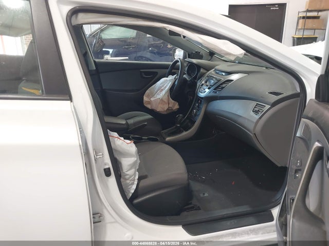 Hyundai ELANTRA Se