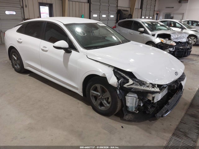 Salvage Kia K5 Image