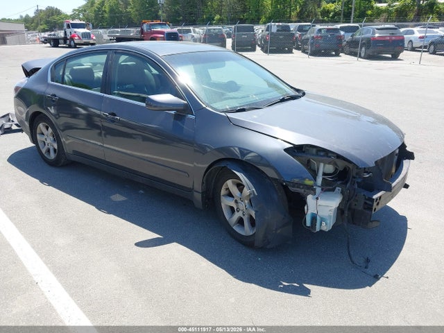 Salvage Nissan Altima Image