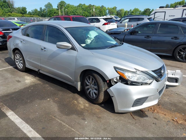 Salvage Nissan Altima Image