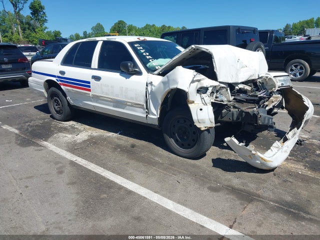 Salvage Ford Crown Victoria Image