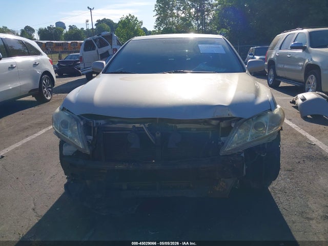 Toyota Camry Le V6